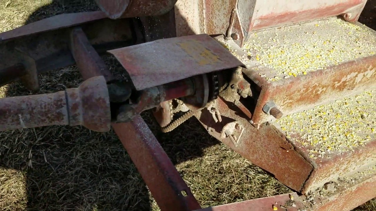 Farmhand Feedmaster F81-C - Selling on BigIron Auctions - Feb. 6, 2019