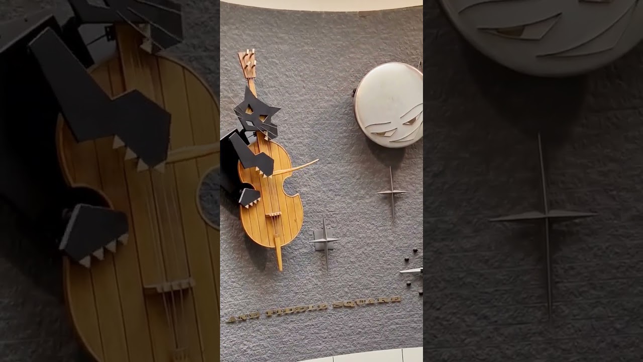 Cat and Fiddle Clock