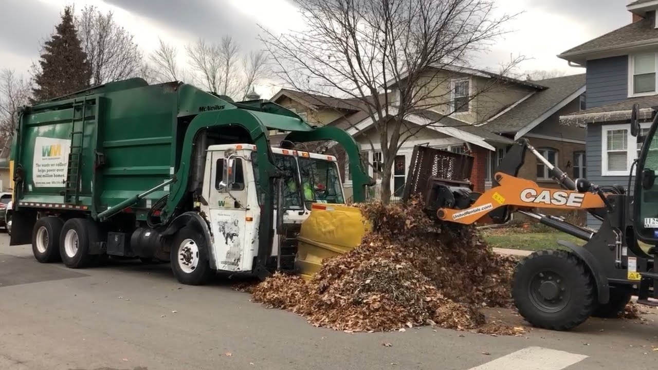 Leaf Collection Fun 2! Waste Management Mack LE Garbage Truck & Tractor