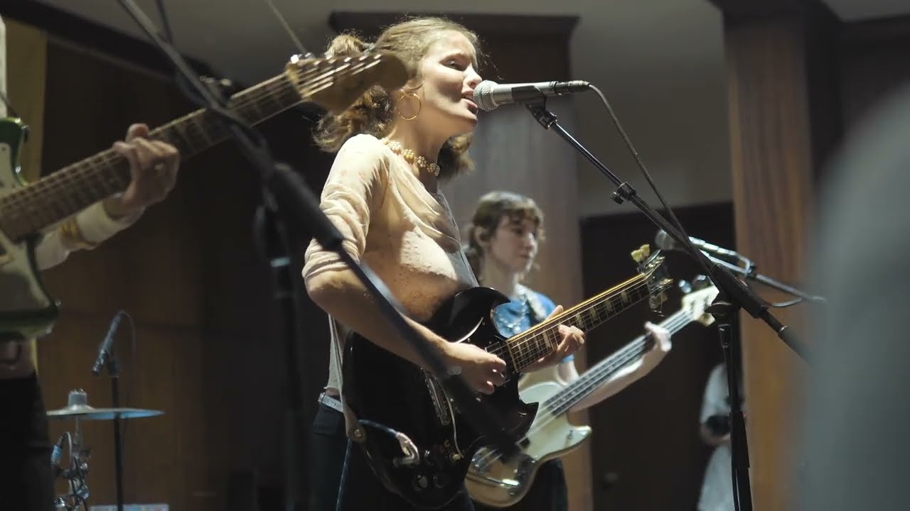 Superstar by Hinds @ The First Unitarian Church of Philadelphia