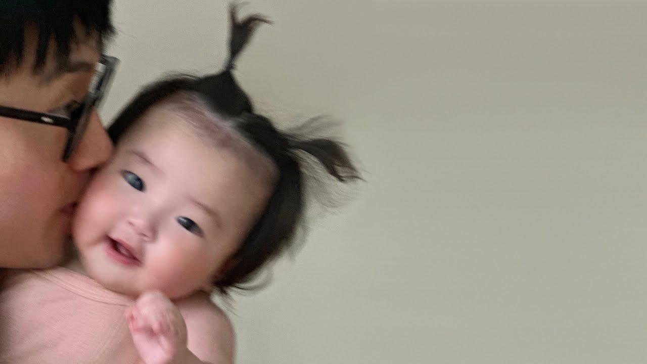 귀여워. 일부러 이러는 건가?