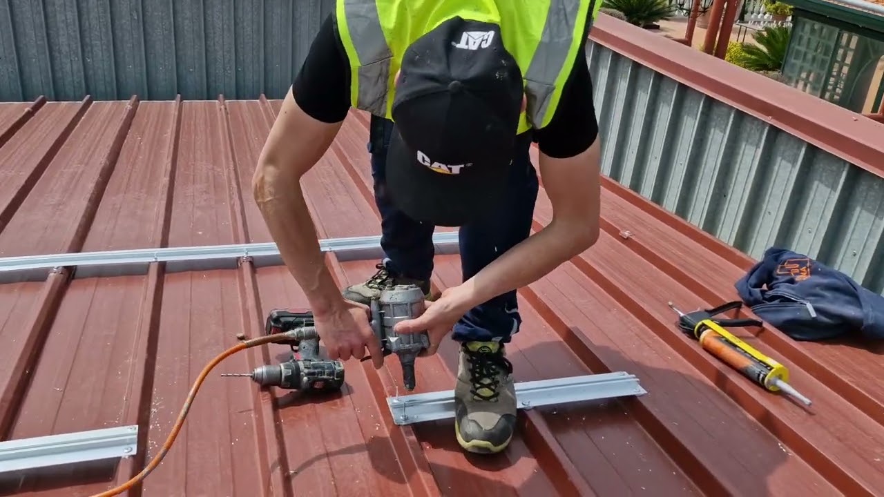 Montaggio impianto fotovoltaico  da 40kwp con accumulo su lamiera grecata