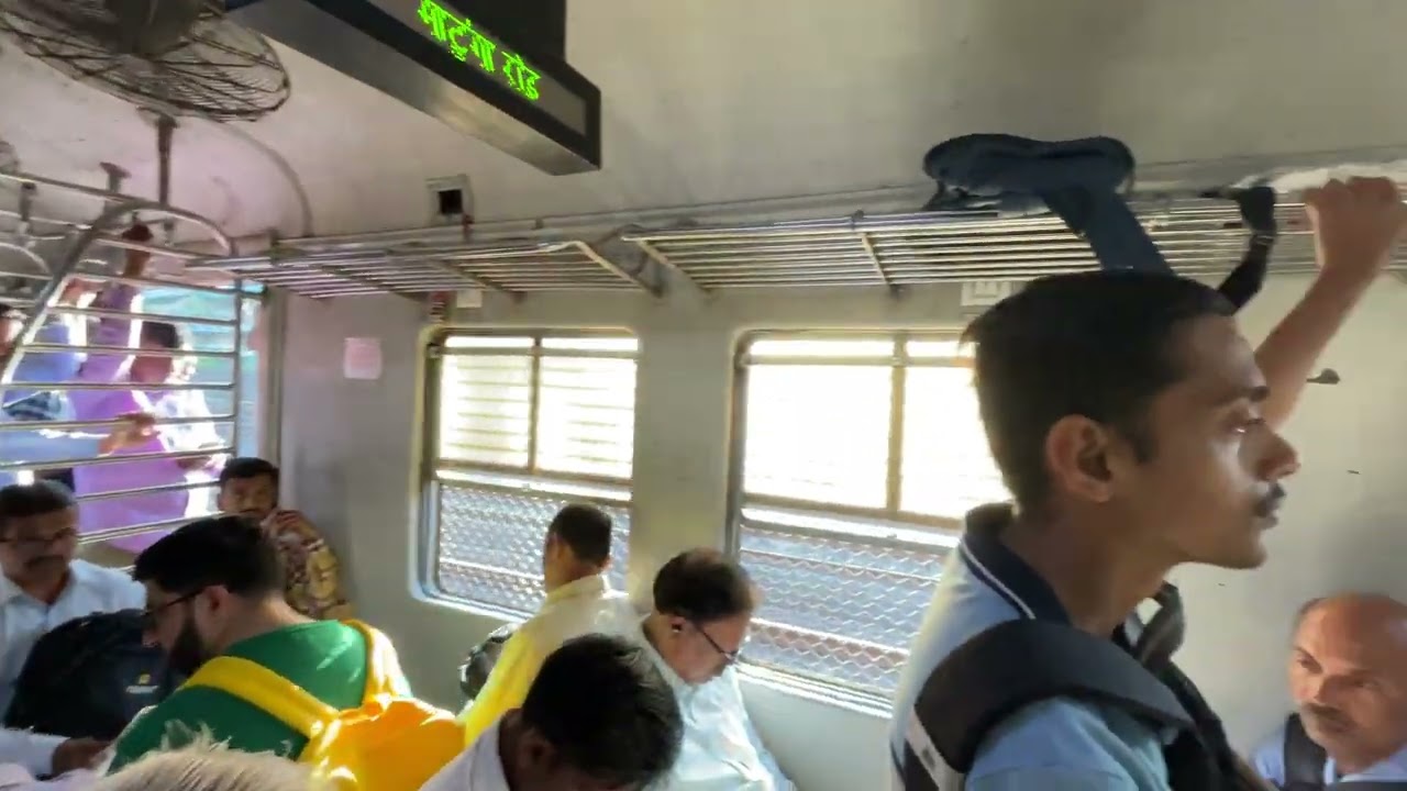 Matunga Road Station Inside of Train | Daily Service Mumbai Local