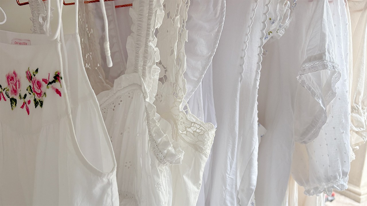 Vlog | Wearing White for a Week as a Mom of Four | Spills, Undies & Style Chat