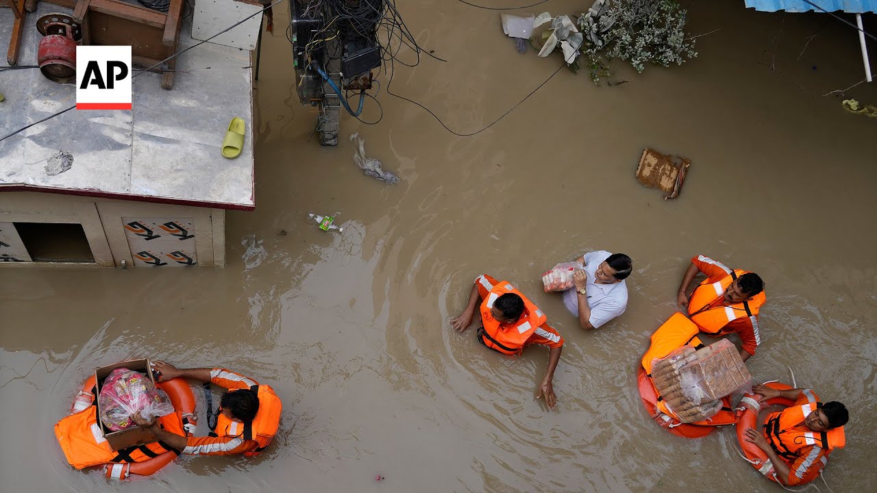 Floods inundate low lying parts of New Delhi