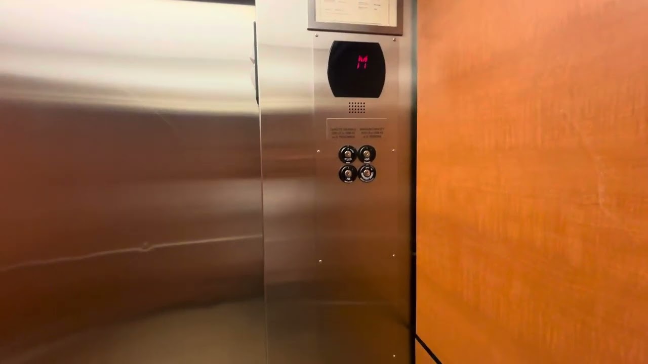 5/2025 Take: Otis Series 5 Elevator @ CF Polo Park, Winnipeg, Manitoba