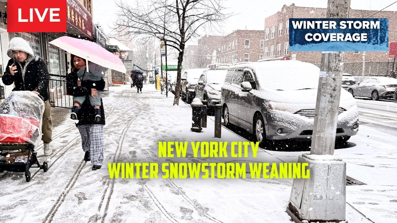 Heavy Snow Storm Warning In New York City