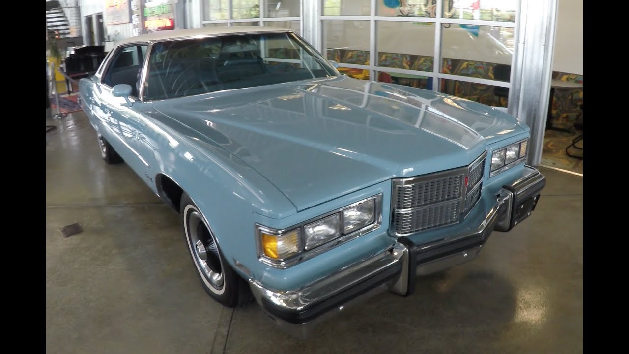 Pontiac Bonneville 1975 года