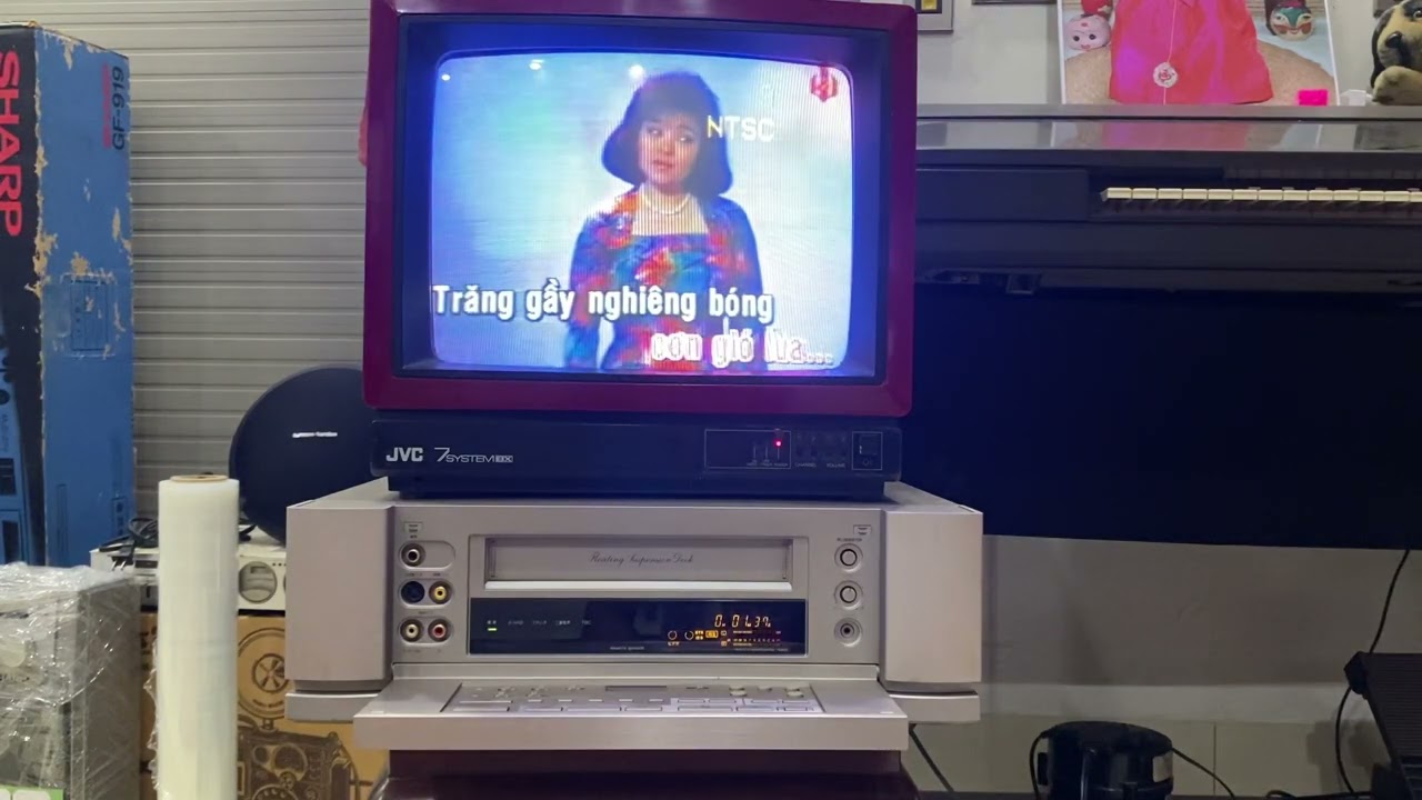 Tivi màu đầu VHS