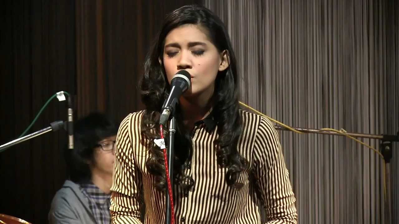 Monita Tahalea - Kisah yang Indah @ Mostly Jazz 27/04/12 [HD]