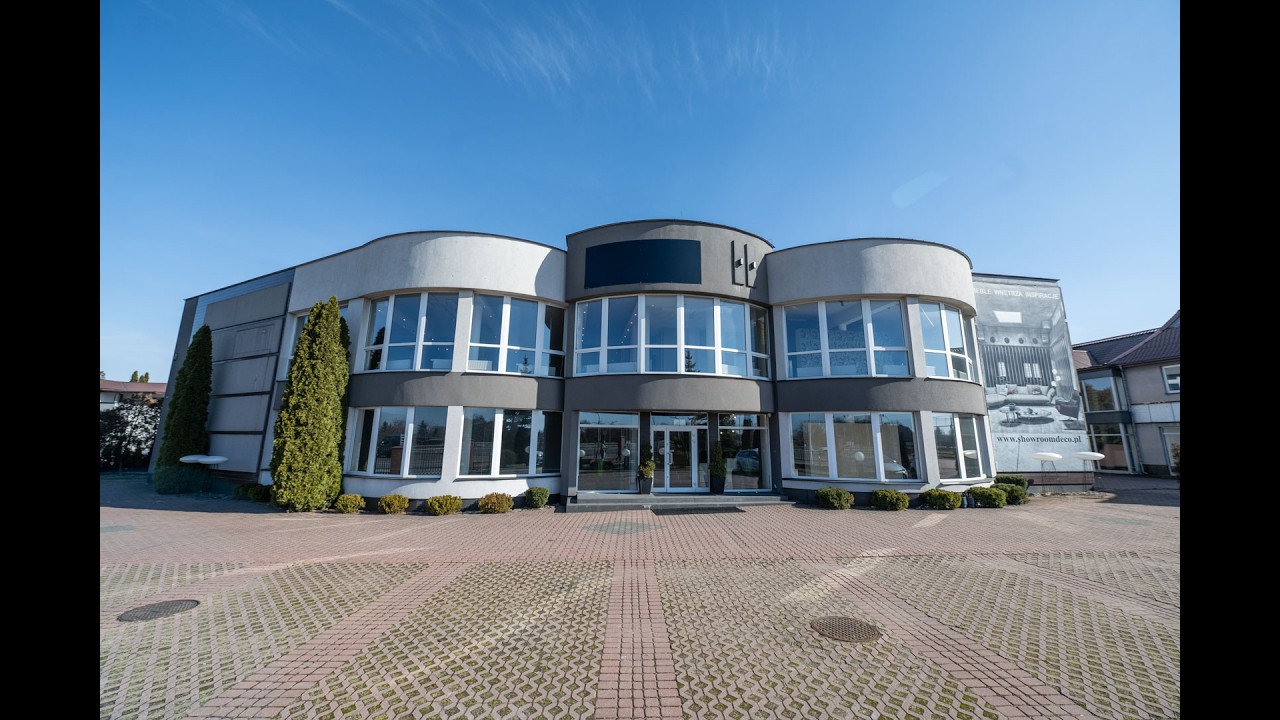 Świetnie położony budynek komercyjny w Radomiu - obwodnica, lotnisko i własny duży parking.