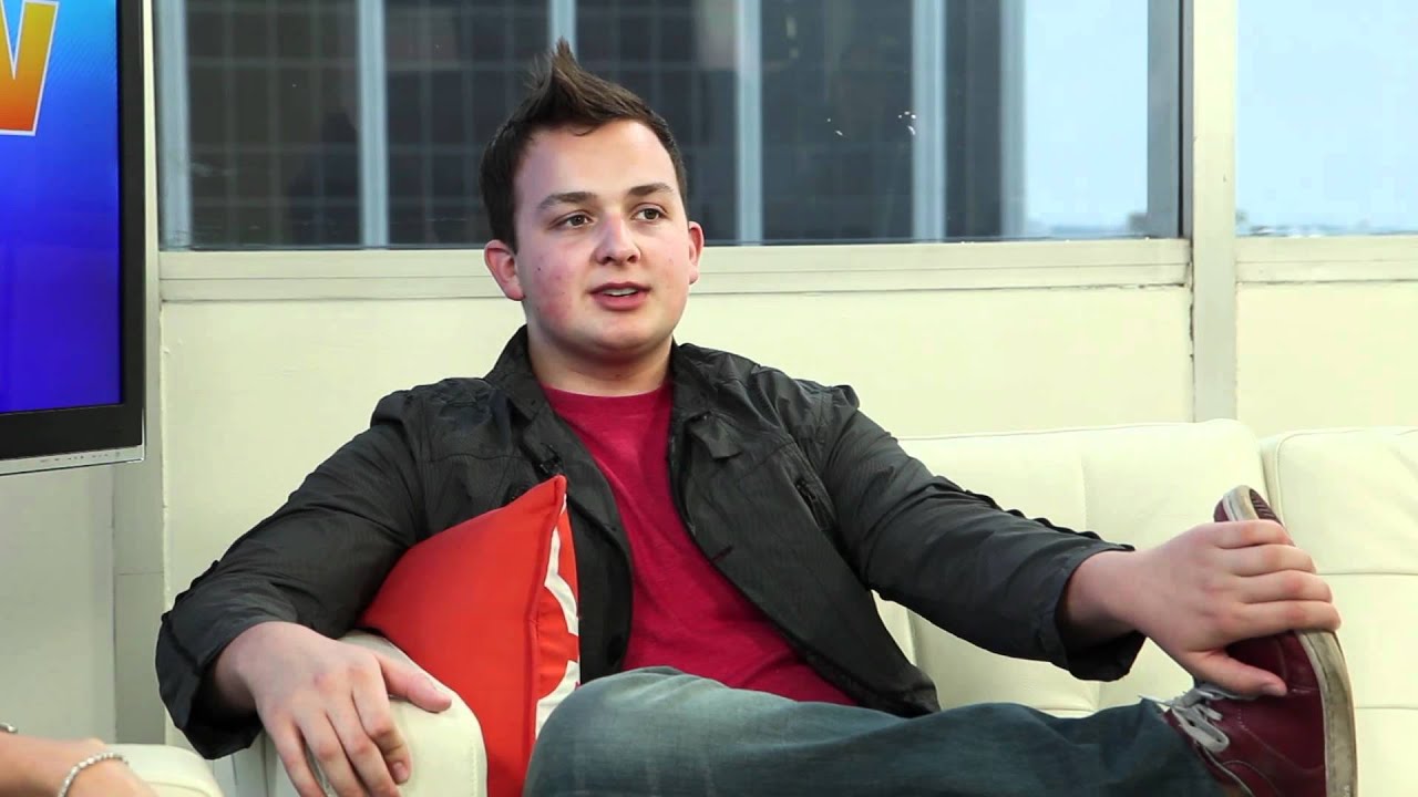 Noah Munck Talks 'iPear Store' Episode of iCarly