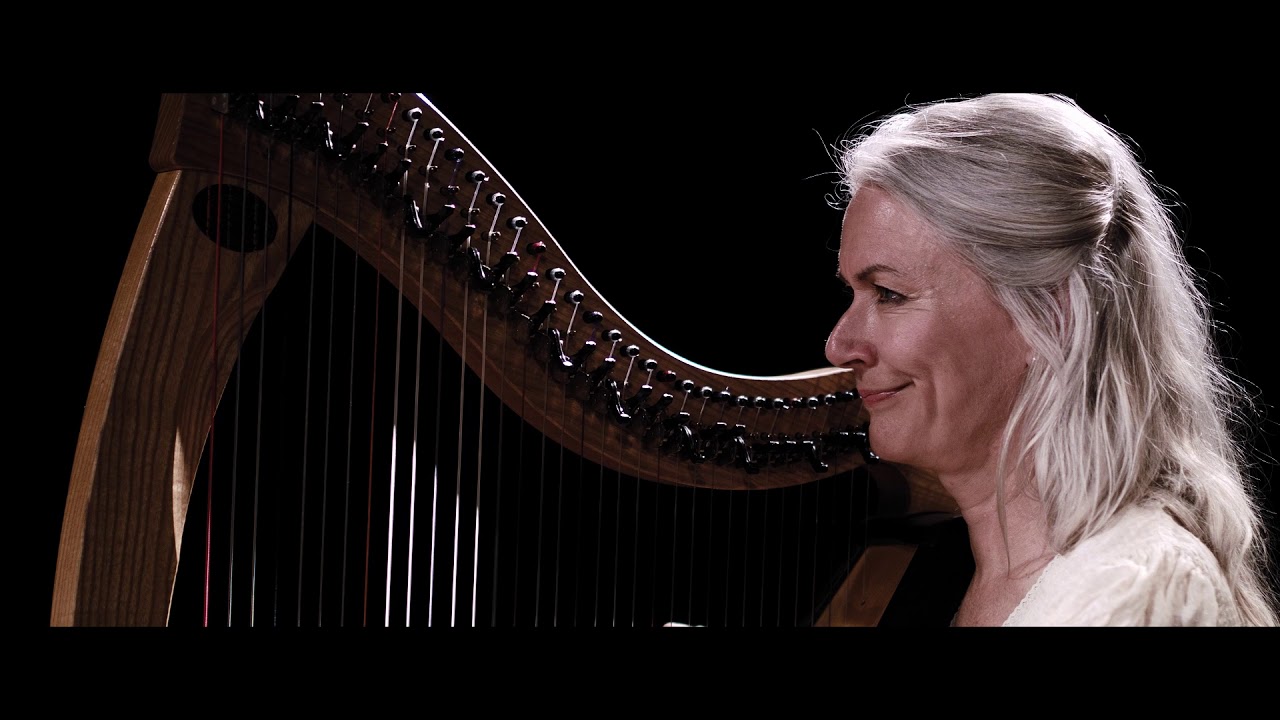 Trine Opsahl and Josefine Opsahl play 