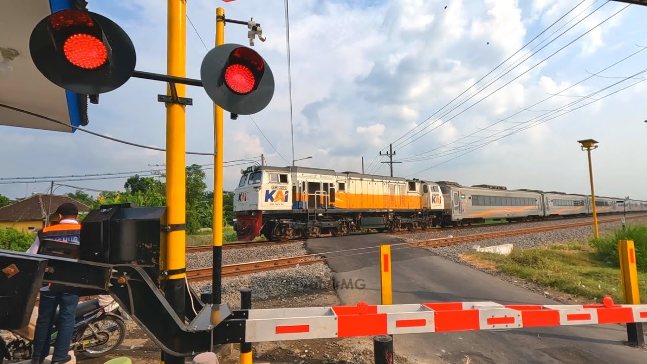 RAILWAY CROSSING 36 | Kompilasi 3 Palang Perlintasan Kereta Api | MULTEC | WANTECH | LEN
