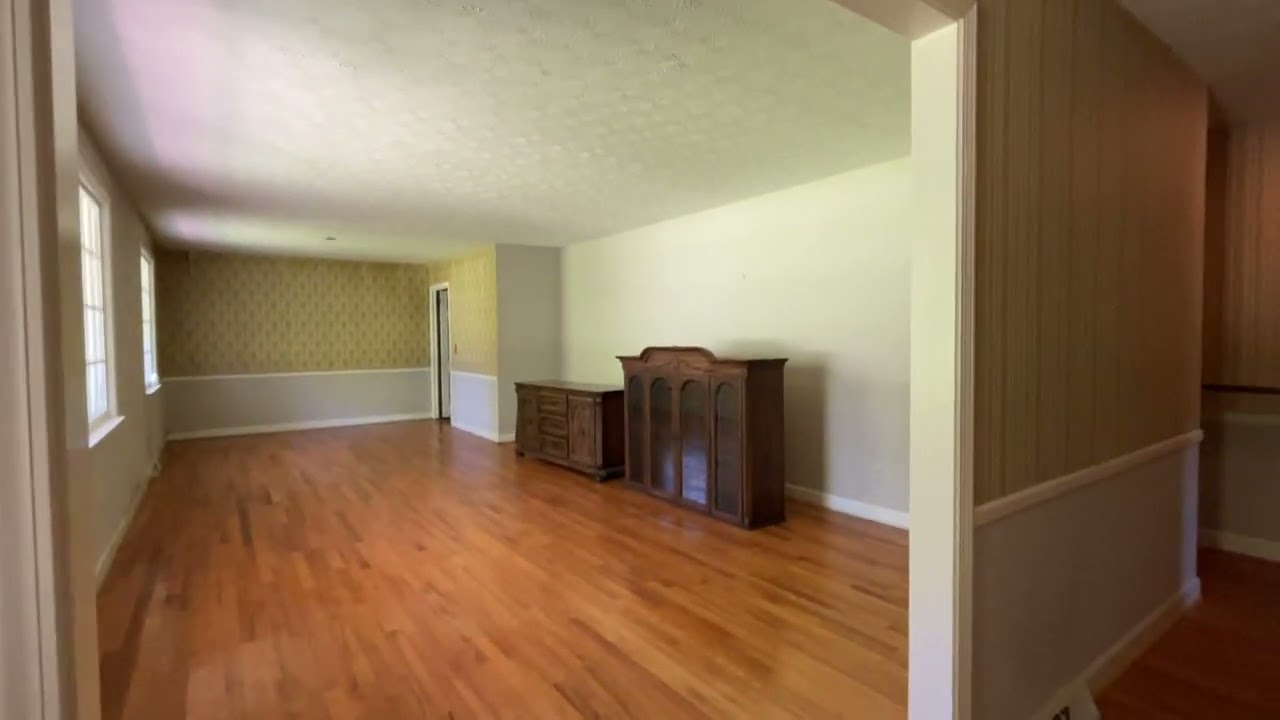 Inside 105 Belmont Dr