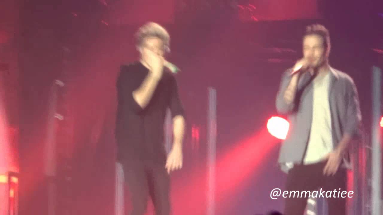 One Direction - What Makes You Beautiful | Sheffield