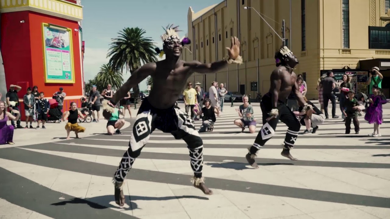 Luna Love - African dance flash mob