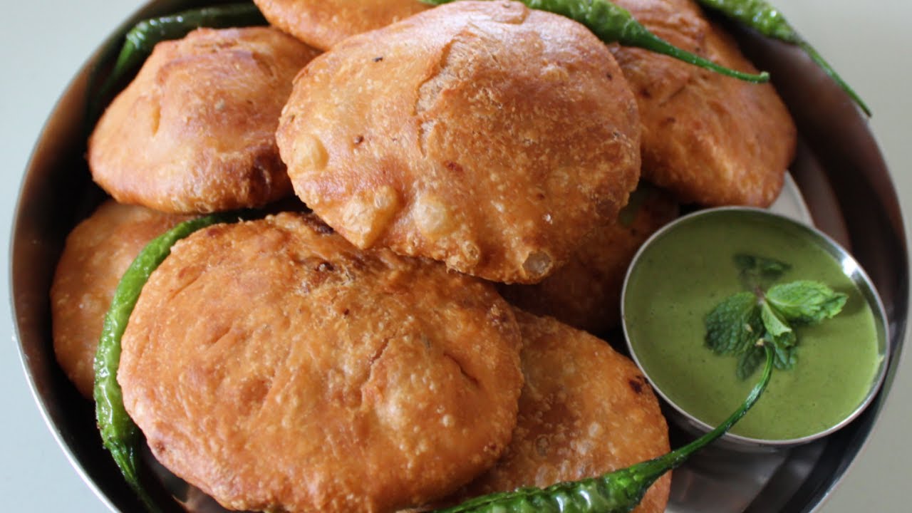 aloo pyaz kachori | ಆಲೂ ಪ್ಯಾಜ್  ಕಚೋರಿ । ಸ್ಟೆಪ್ ಬೈ ಸ್ಟೆಪ್ ।easy and simple kachori recipe