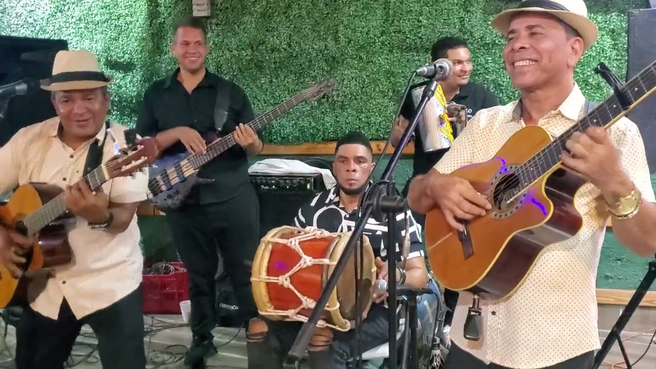 Frank Medina El calzoncillo en vivo.
