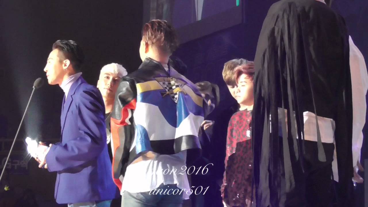 Yang Hyunsuk Producer award by Bigbang iKon