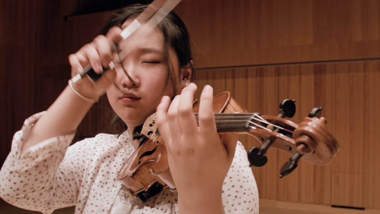Sueye Park records Paganini