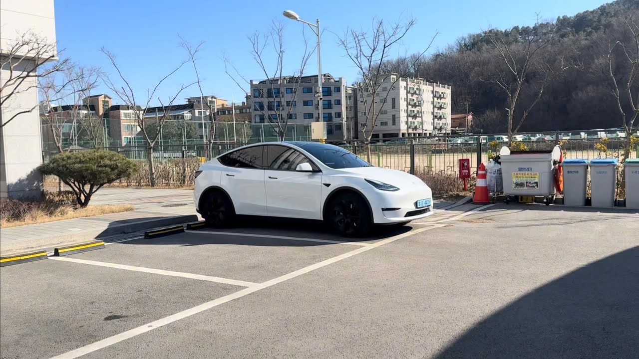 Тесла модель Y. Так ли важна приборная панель в электрическом автомобиле?