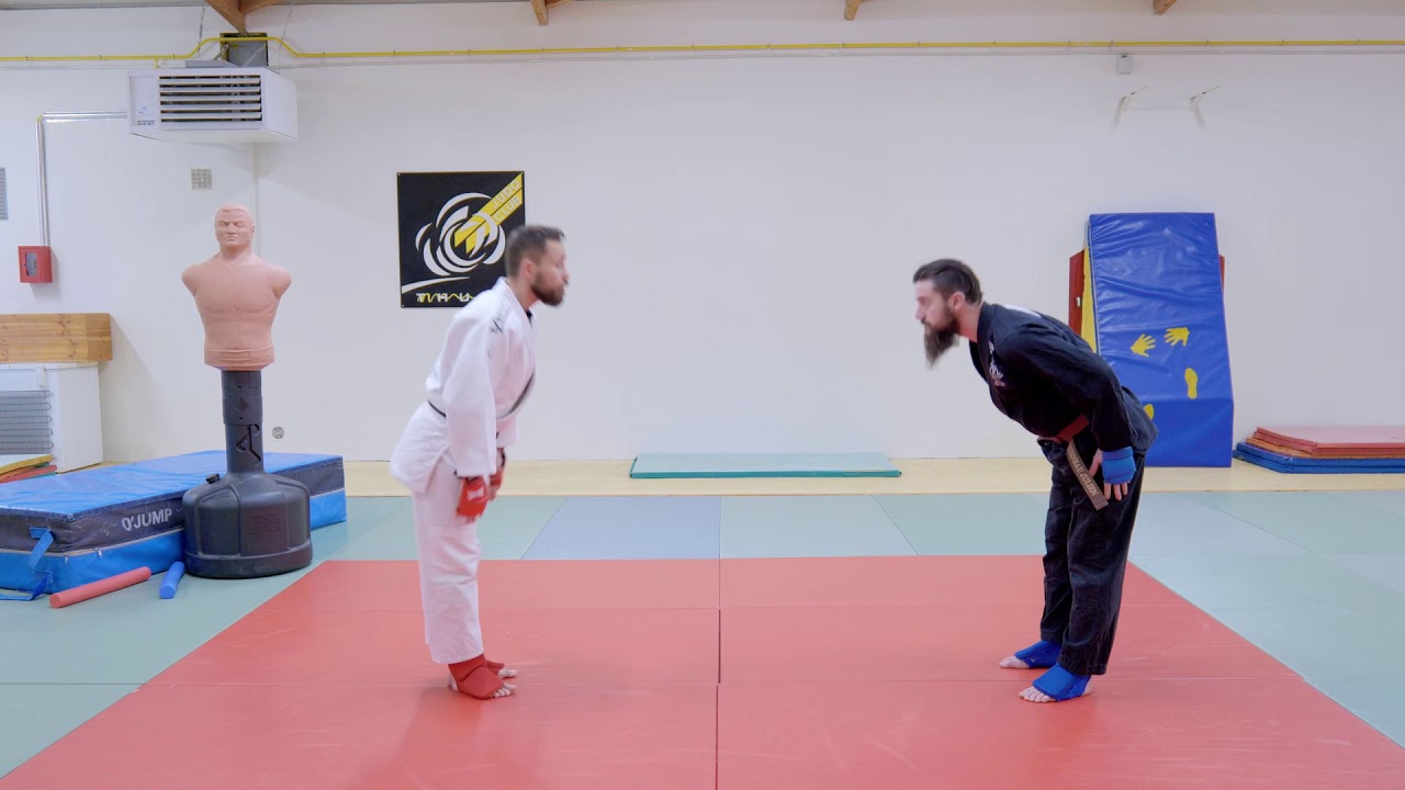 Petit enchaînement complet sur un système de combat en Jujutsu Fighting système