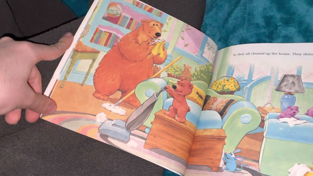 Bear in the big blue house Book