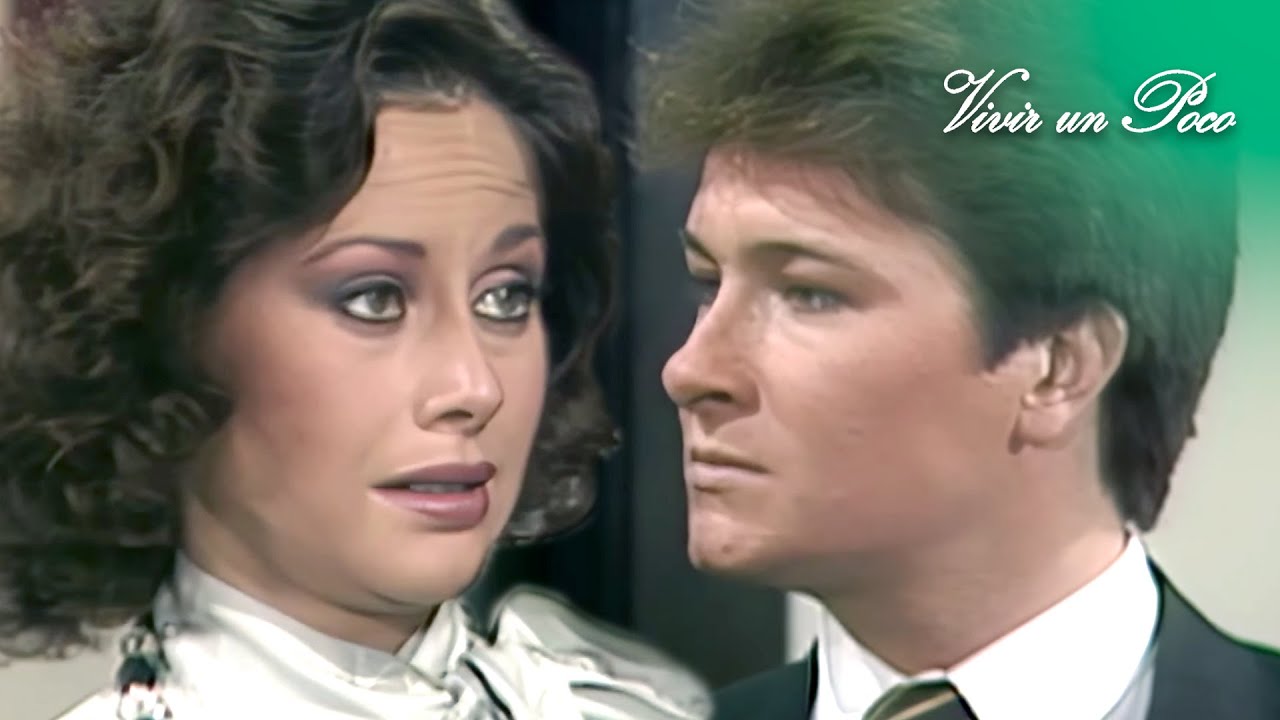 Andrea le hace una confesión a Adrián | Vivir un poco | C-161 | tlnovelas