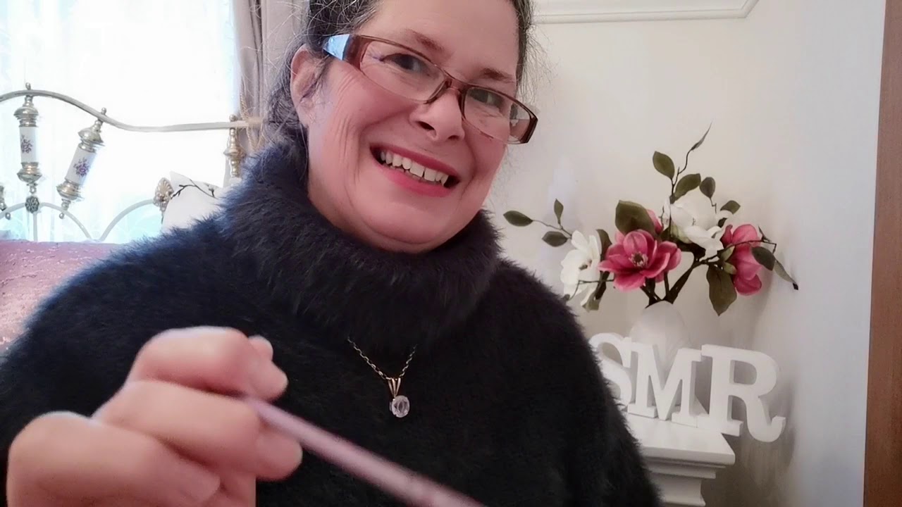 ASMR Whispered Ramble (with face brushing) .
