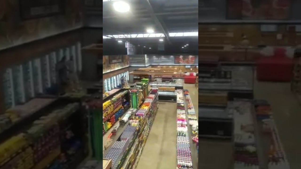 Kit de som ambiente para supermercado tocando no cliente