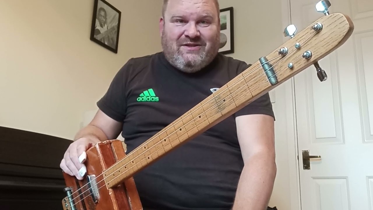 John Doe Trio: Cigar Box Banjo
