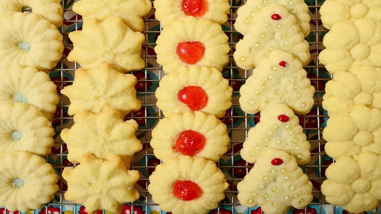 Spritz Cookies (Classic Version) - Joyofbaking.com