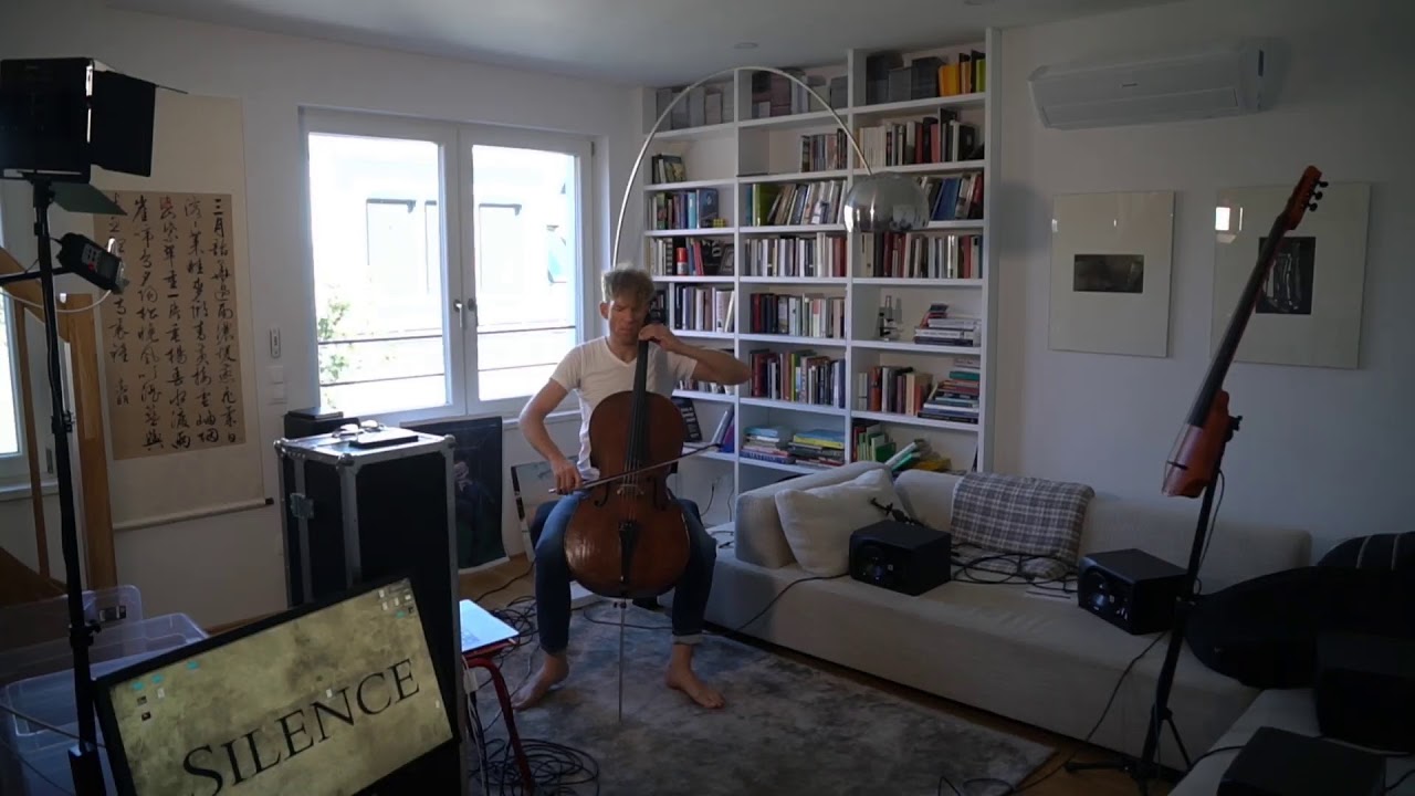 Practicing Schumann - running through in messy studio 😀