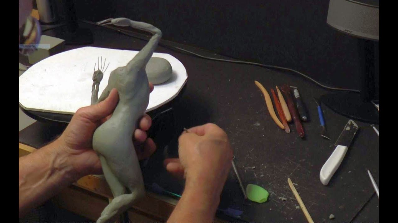 Sculpting a Female Figure 02
