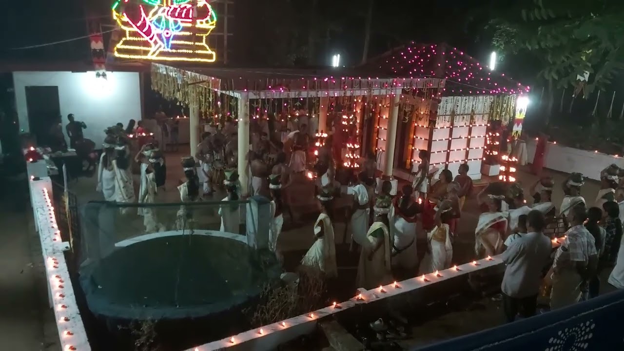 അങ്ങനെ ഉൽസവകാലം ആയി