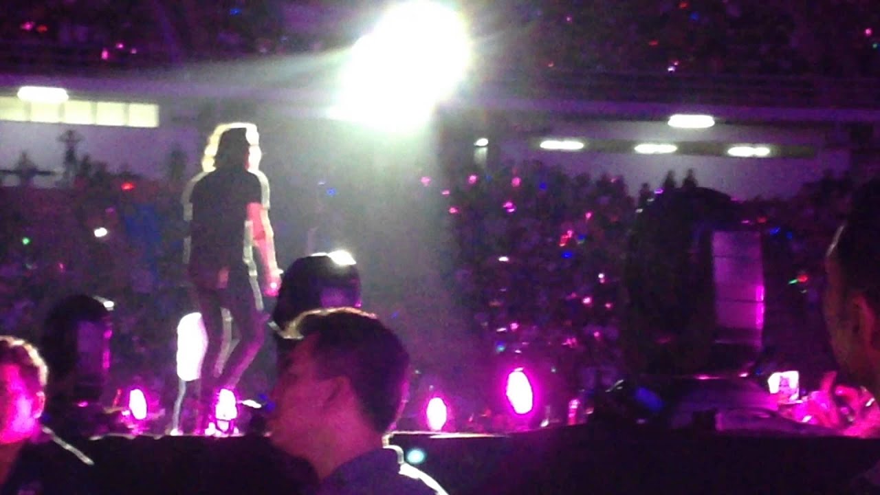 One Direction - Stockholm Syndrome (On The Road Again Tour Bangkok) March 14, 2015