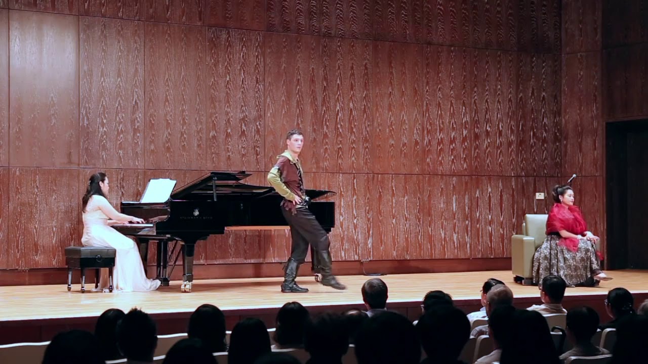 Satie: La diva de l’Empire ( Nicolas Drouet )
