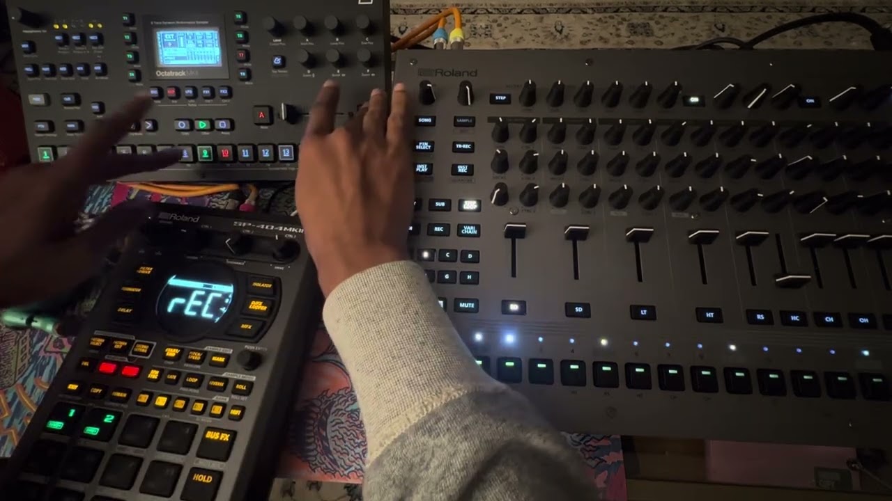 TR1000 VS OCTATRACK FREESTYLE