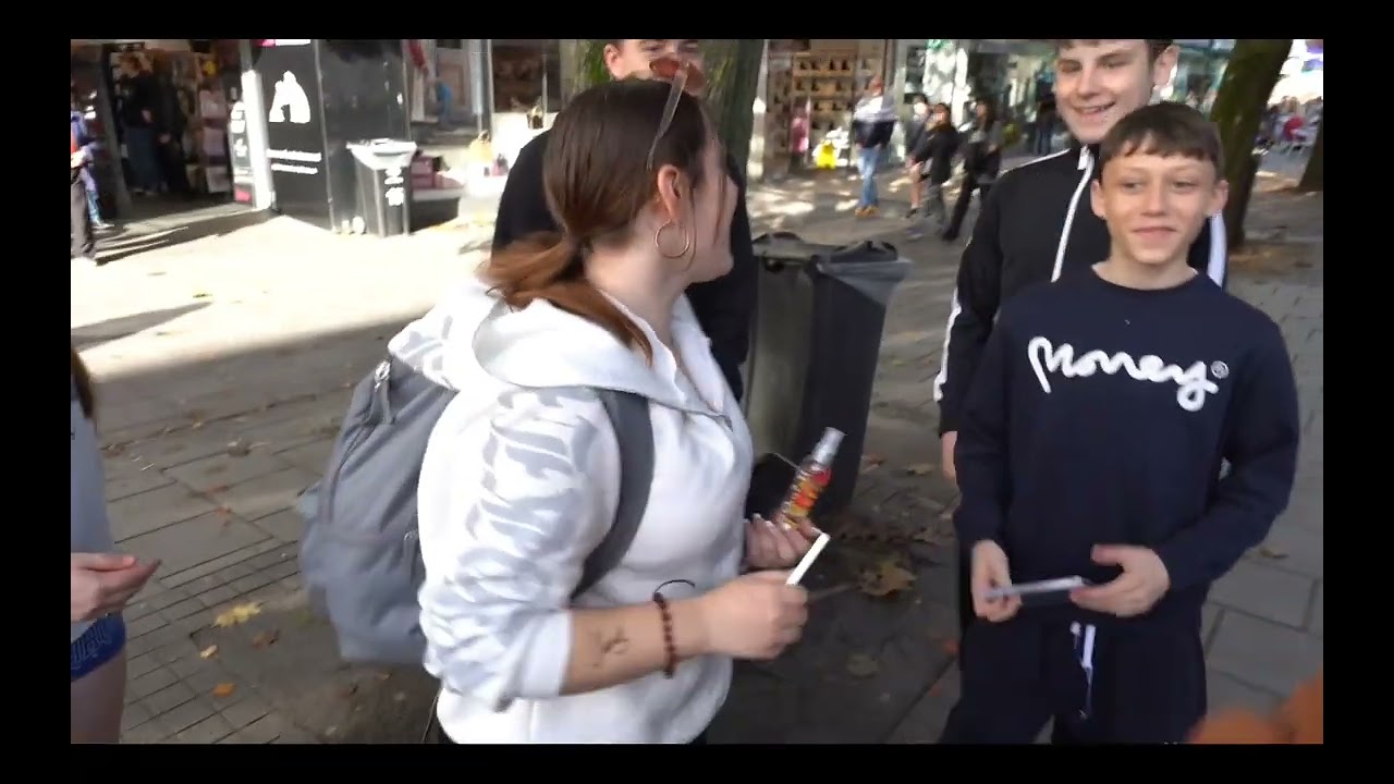 Reacting to Joe Jenkins play phonk songs in public on peino