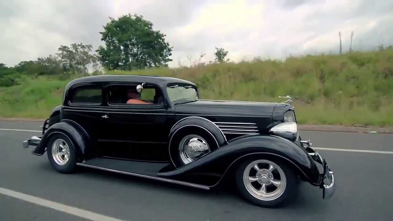 1934 Buick Victoria Cruising
