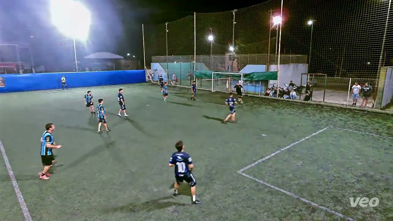 Los amigos vs los rústicos se monte 