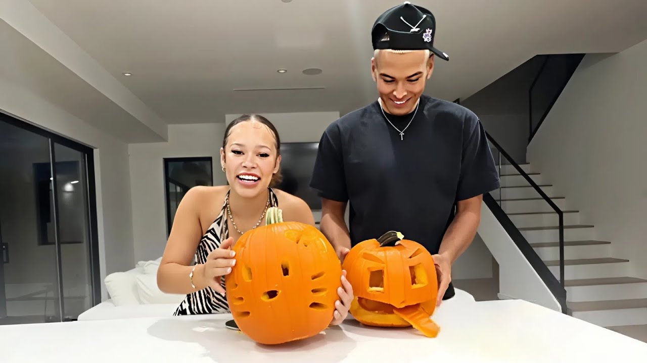I Challenged Yonna To A Pumpkin Carving Contest..
