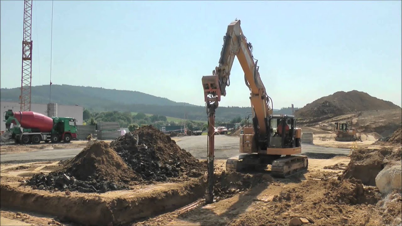 Pfahlgründung mit CAT 321 und Greiferverlängerung