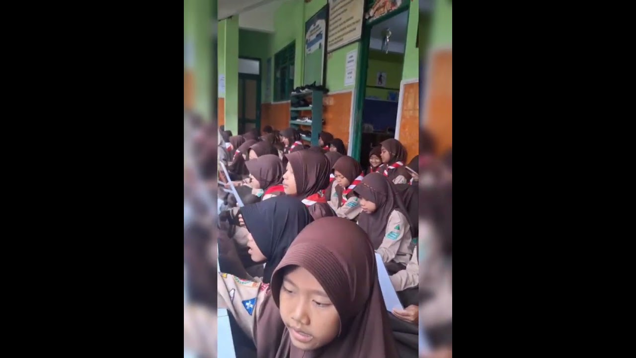Tahlil Rutin setip jum'at Mi Al Falah Karangtengah Kembaran yg dipimpin oleh bpk Kepala Madrsah