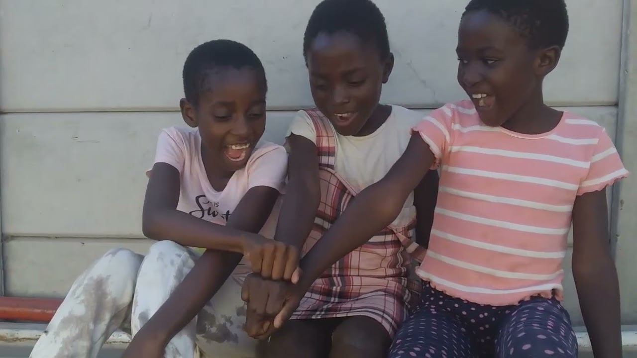 It's december No money robbing girls ep1