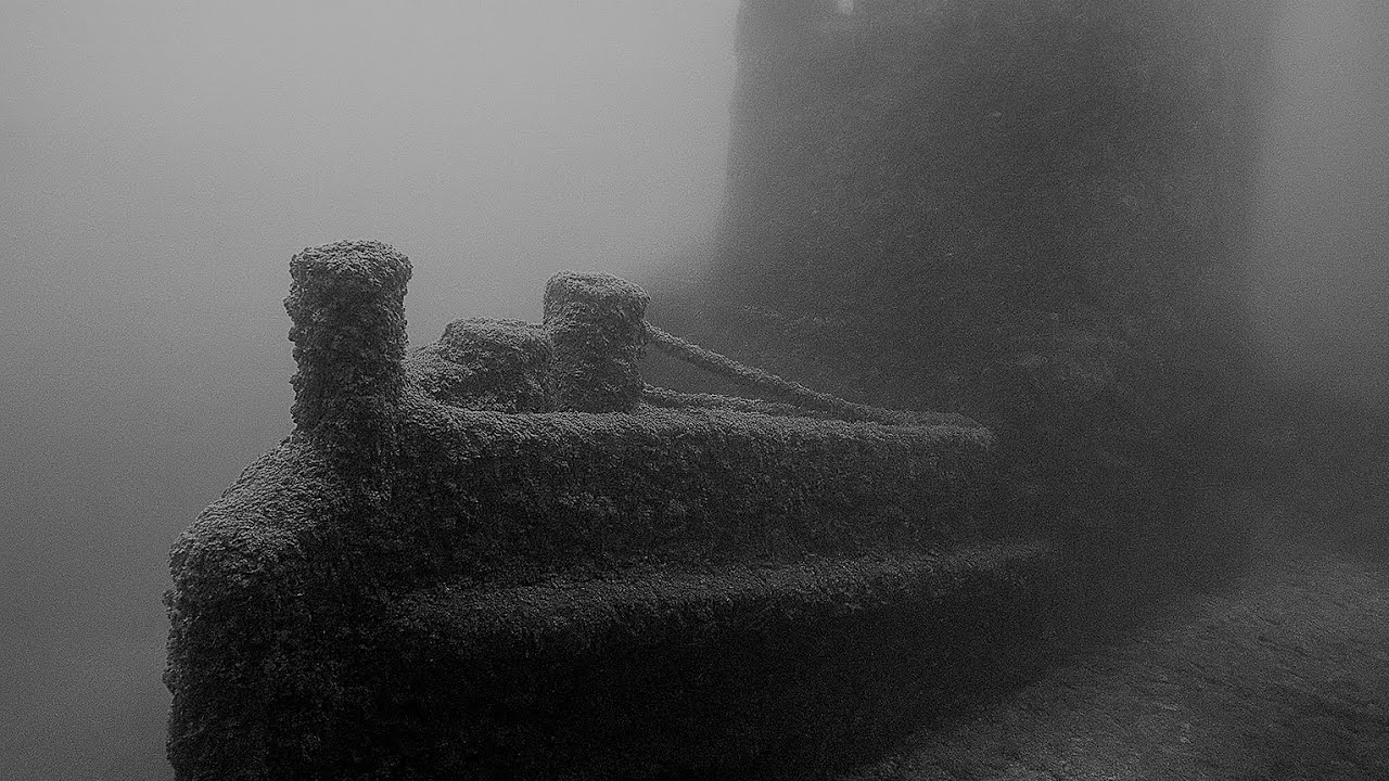 Gillen Tug | Lake Michigan | Milwaukee, Wisconsin | Shipwreck | Black and White