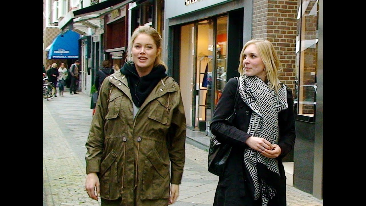 Doutzen Kroes (zwanger) in de PC Hoofstraat