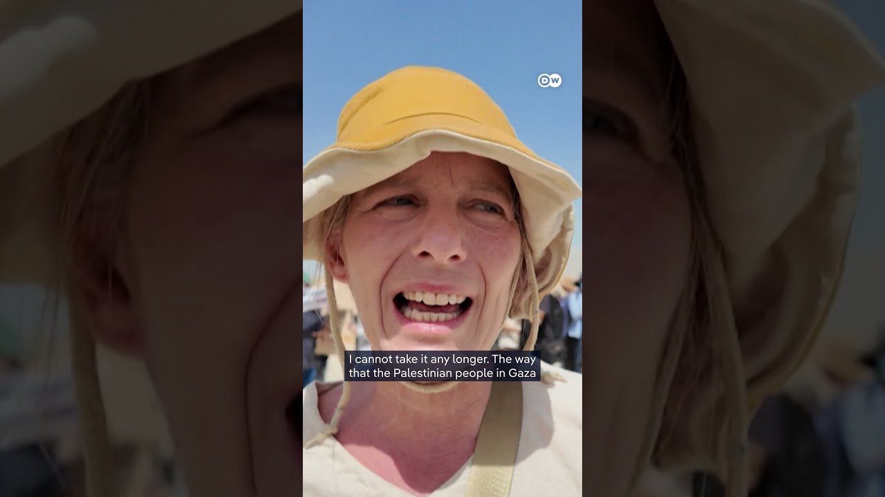 Israeli protesters try to cross Gaza border | DW News