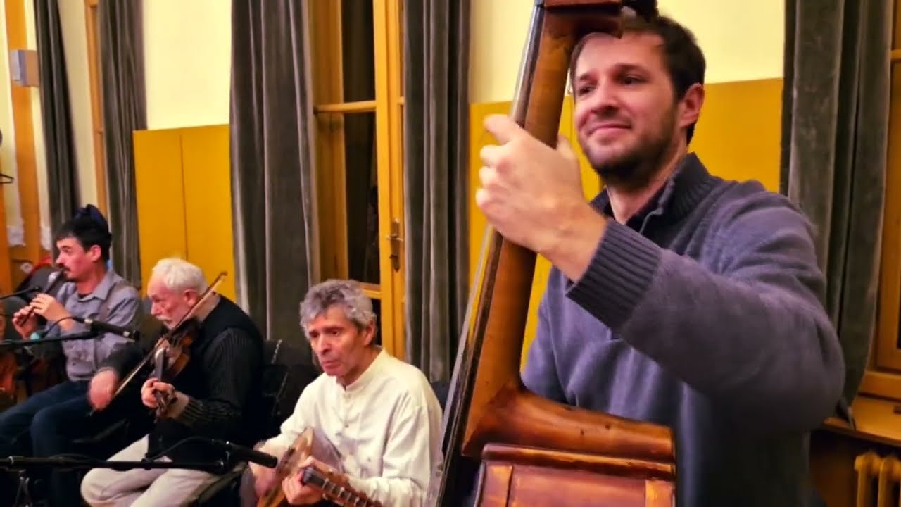 Molvai csángó táncház Re-Folk Zenekar Keszthely #tanchaz #csango #moldvai